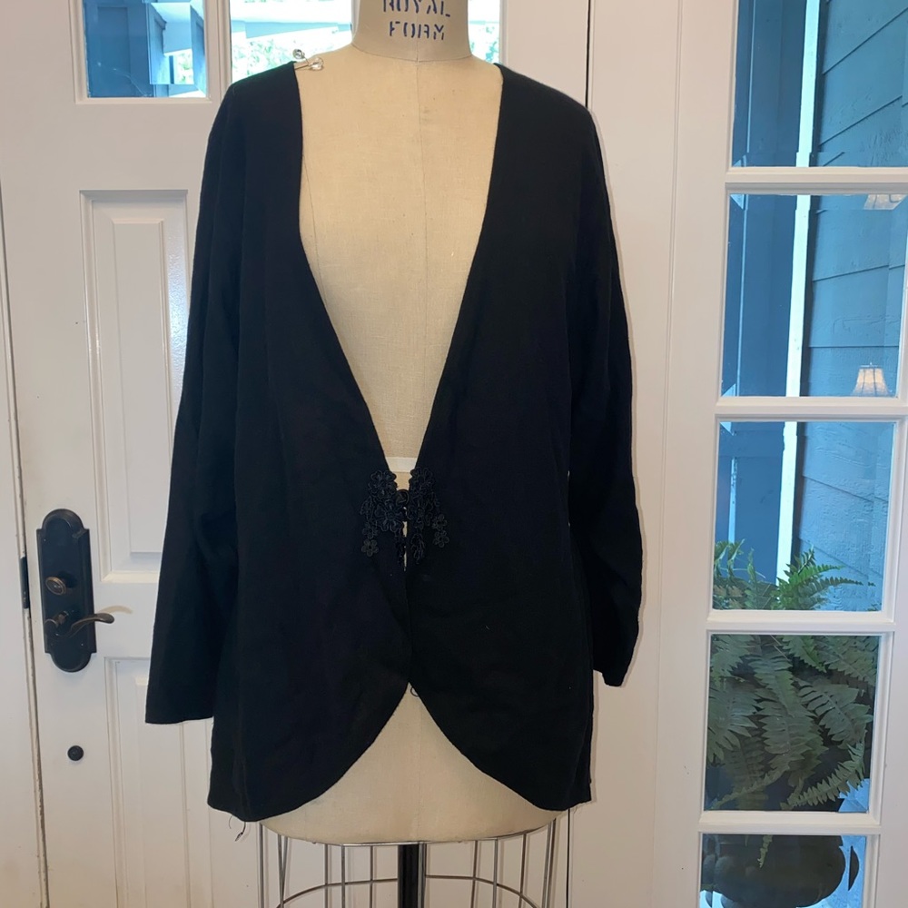 Margot Too? Sweet cardigan with beautiful details